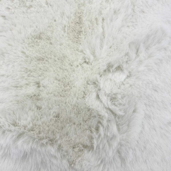 rabbit.fur_.vit_.white_.shaggy.rug_.ryamatta_2.jpe